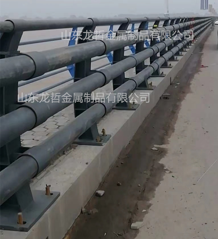 橋梁河道防撞護(hù)欄 橋梁河道防撞護(hù)欄